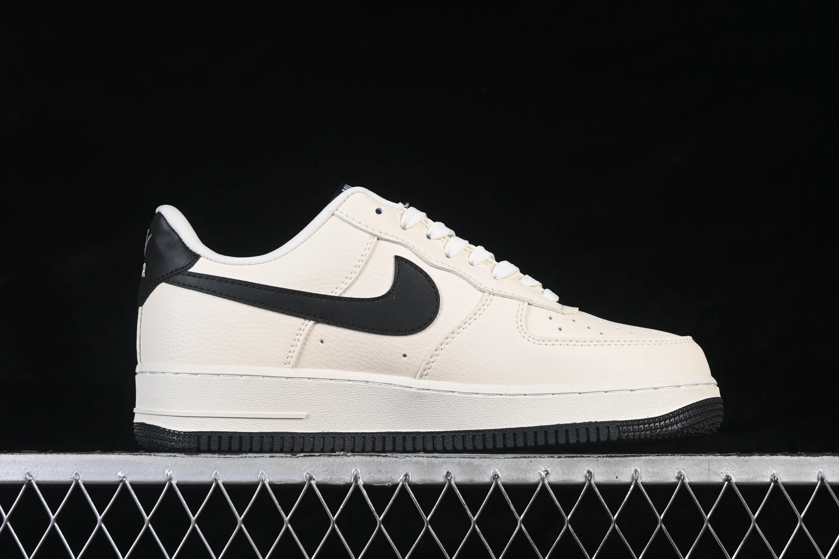 All categories Nk Air Force 1 Air Force series Nk Air Force 1 Low Air Force low-top Nike Air Force 1'07 Low Milky white with black Air Force 1 low-top casual sneakers LD1999-018
